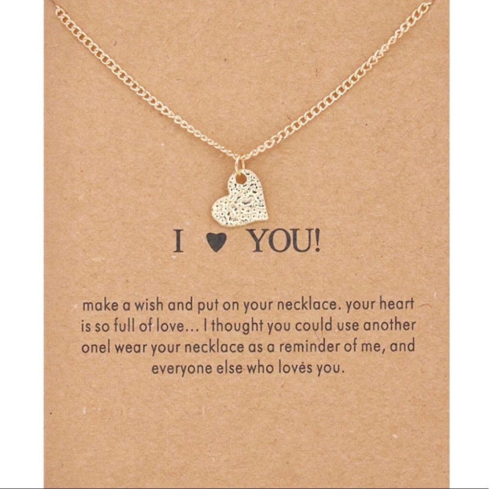 Dainty gold tone I heart you necklace❤️✨